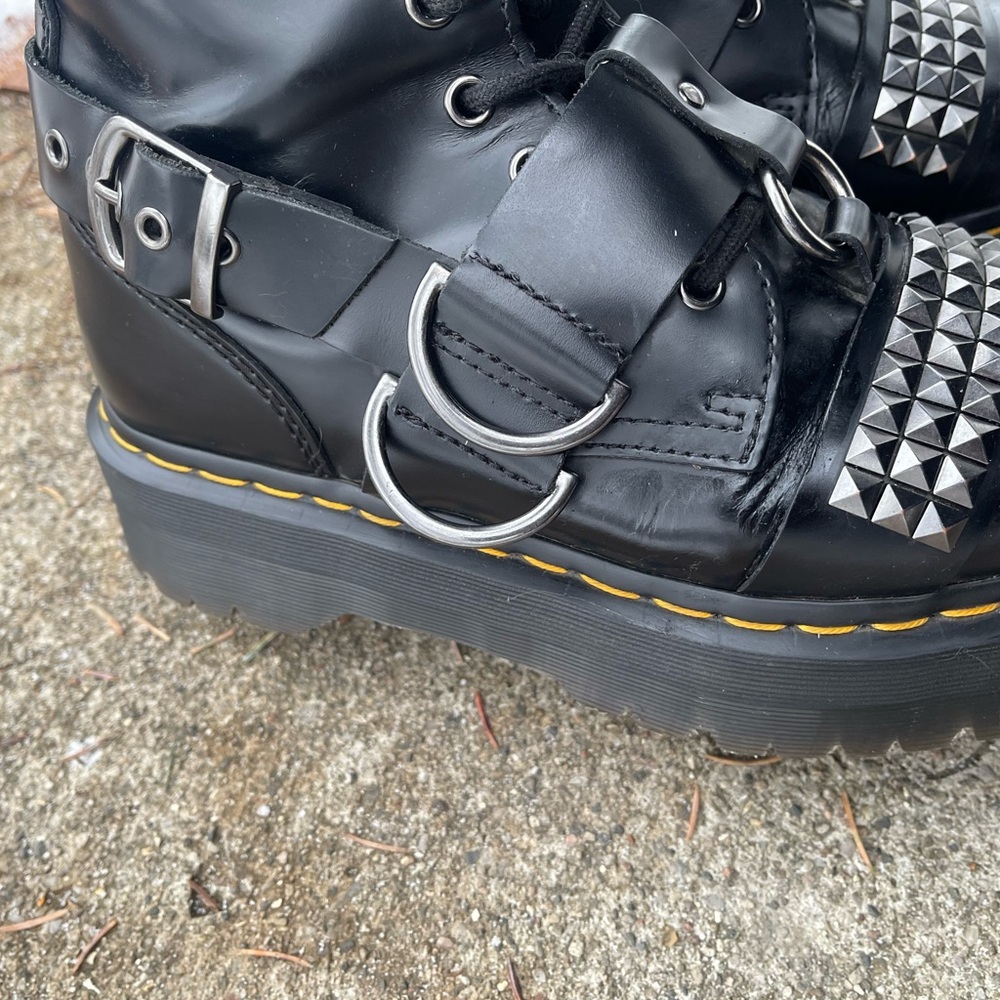 RARE Dr. Martens Combat Boots Platform Jadon hi Stud 10 eyelet Size 8 Buckle - Picture 4 of 15